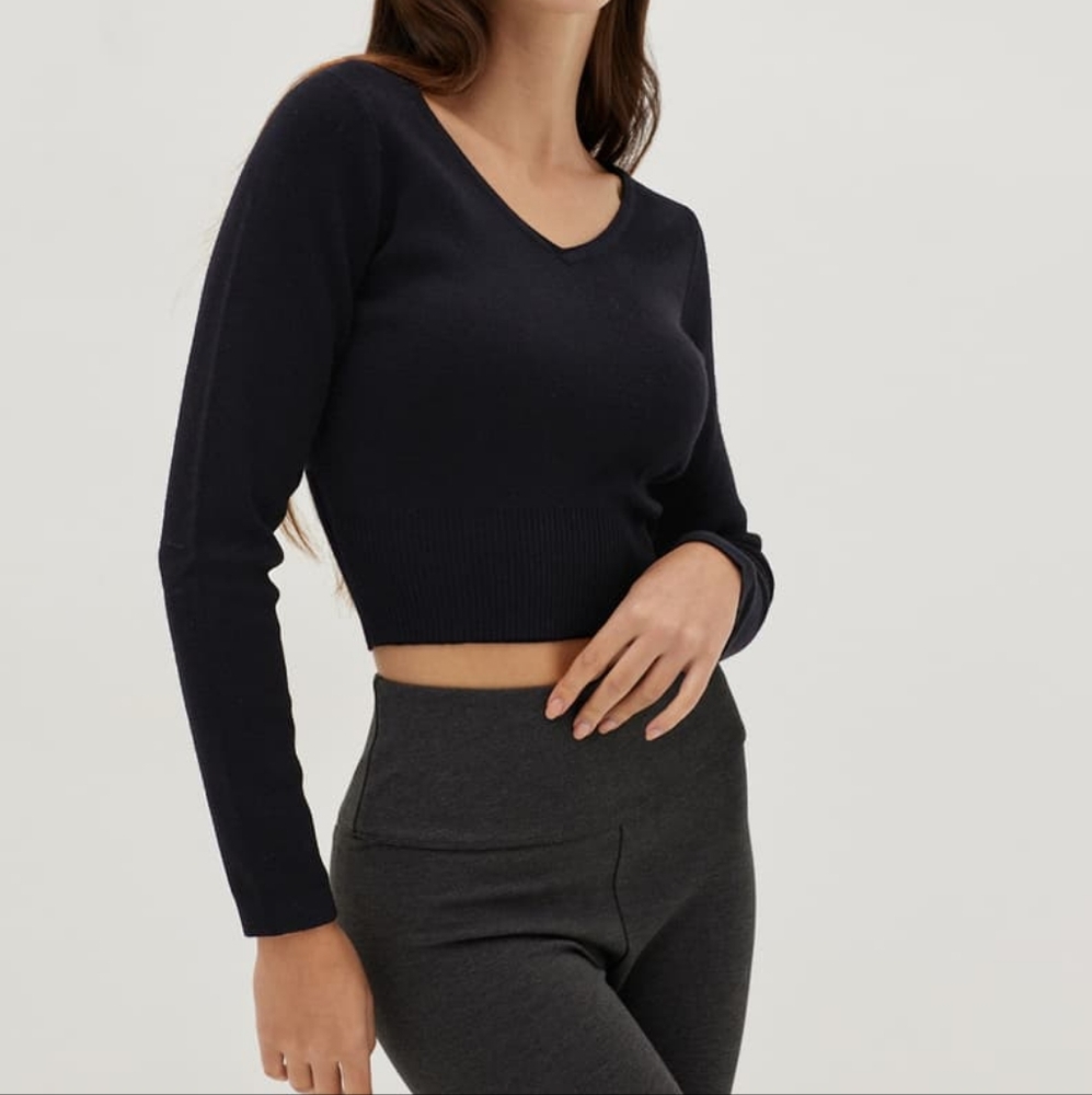 Love, Bonito Womens Knit V-neck Fitted Crop Sweater - Black, S